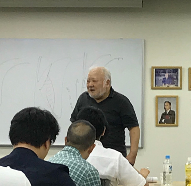 岡本浩先生の歯周外科実習